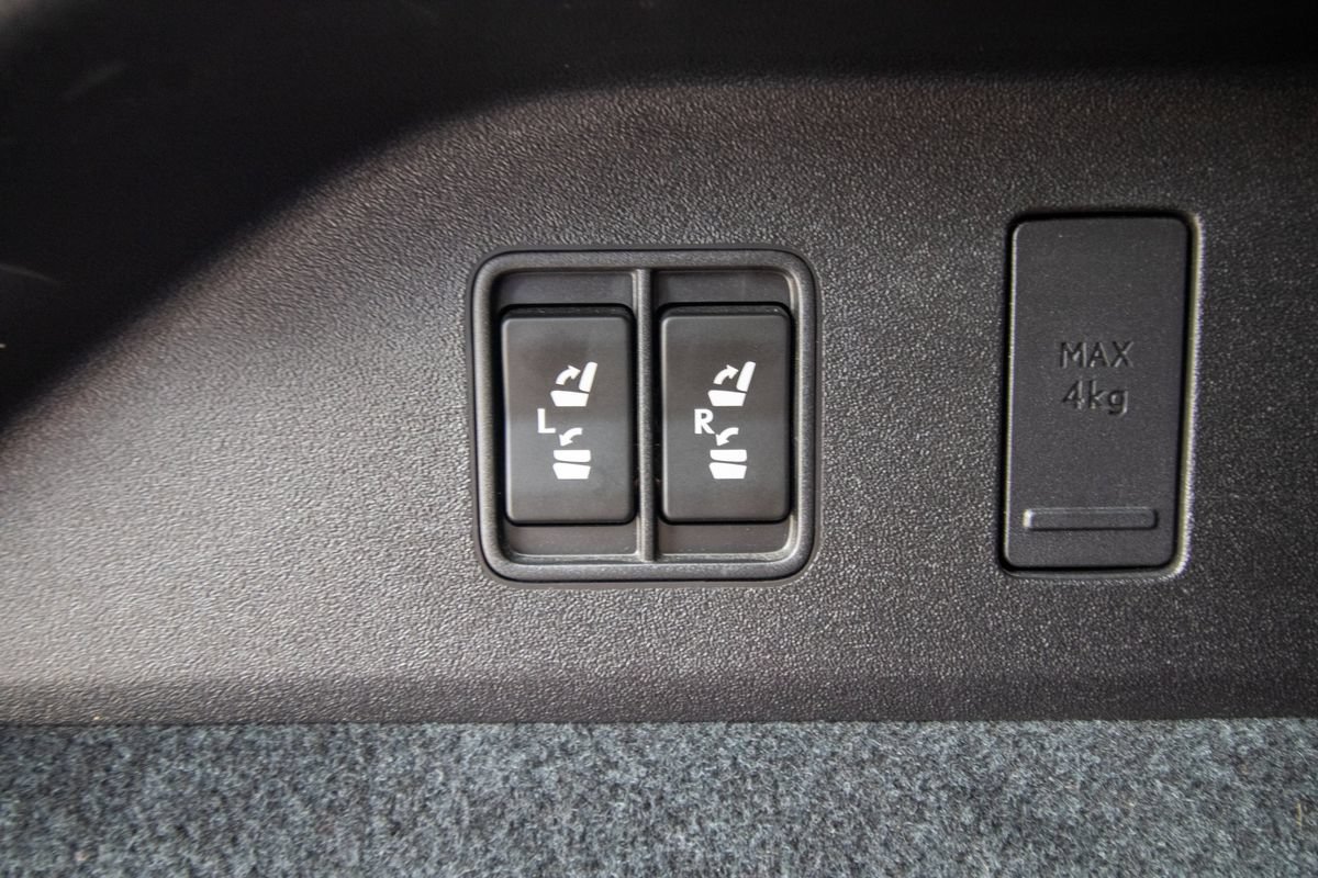 Used 2019 Lexus RX 350L FWD w/ Premium Package image 47