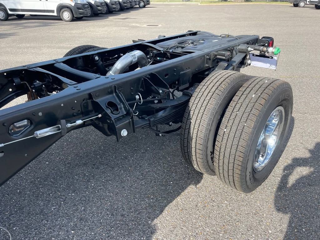 Used 2024 RAM 3500 Tradesman w/ Chrome Appearance Group image 32