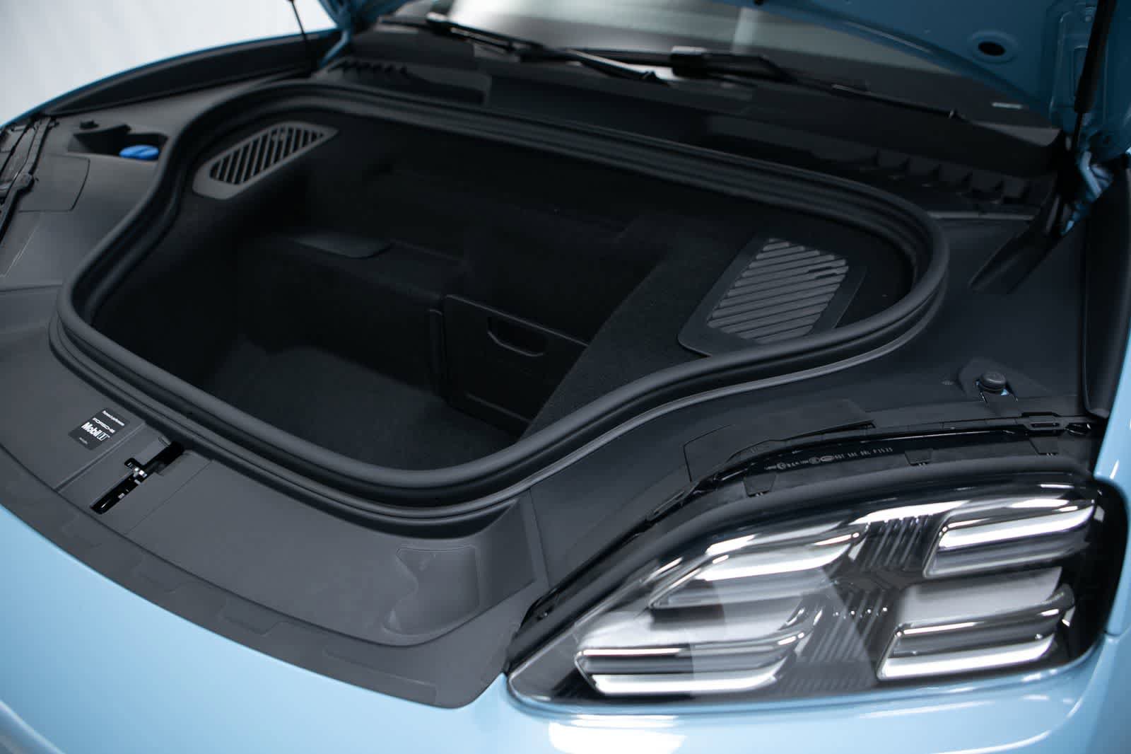 New 2026 Porsche Macan Electric RWD image 39