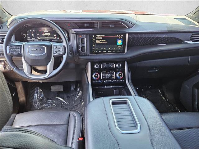 Used 2023 GMC Yukon Denali AWD/4WD image 12