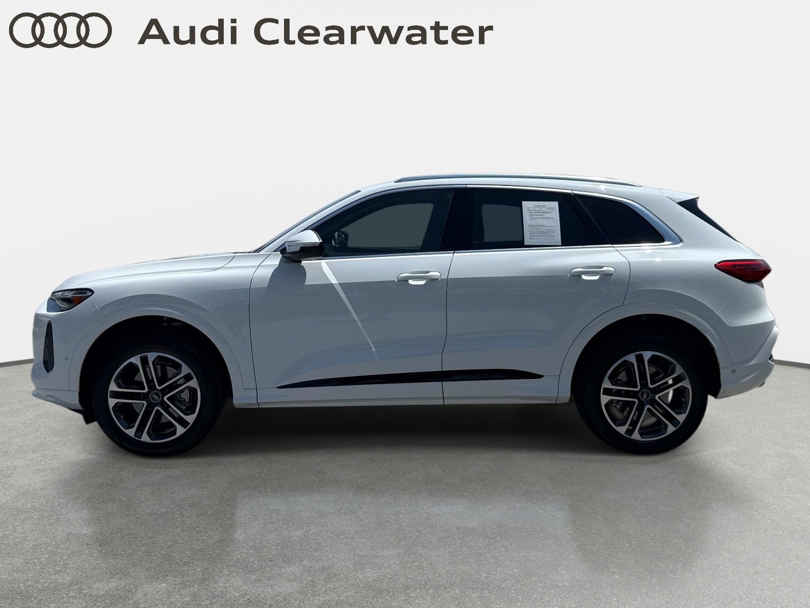 Used 2025 Audi Q5 Premium w/ Convenience Package AWD/4WD image 2