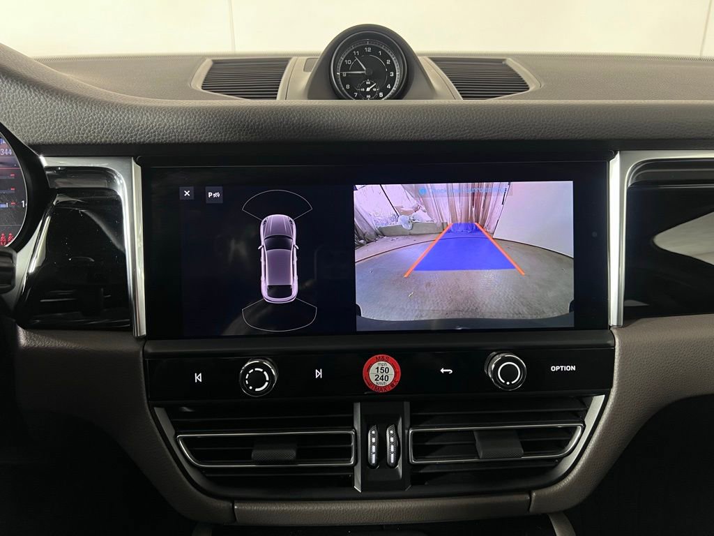 Certified 2025 Porsche Macan image 36