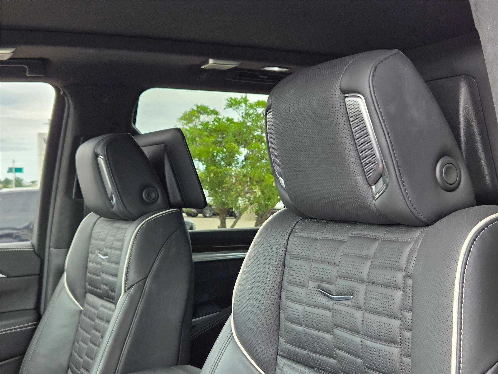 Certified 2025 Cadillac Escalade Sport Platinum AWD/4WD image 12