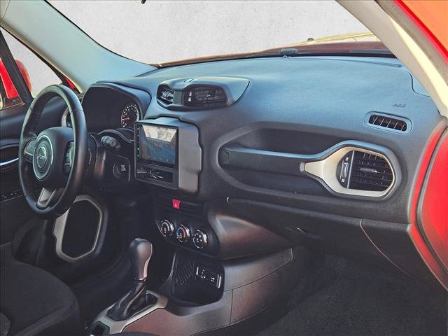 Used 2017 Jeep Renegade Latitude FWD image 20