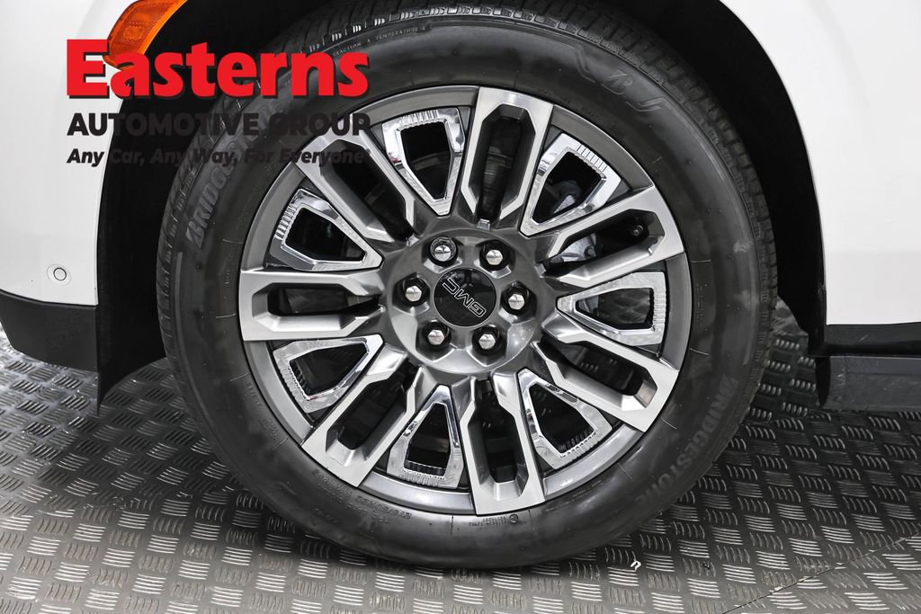 Used 2023 GMC Yukon XL Denali Ultimate w/ LPO, Floor Liner Package AWD/4WD image 39