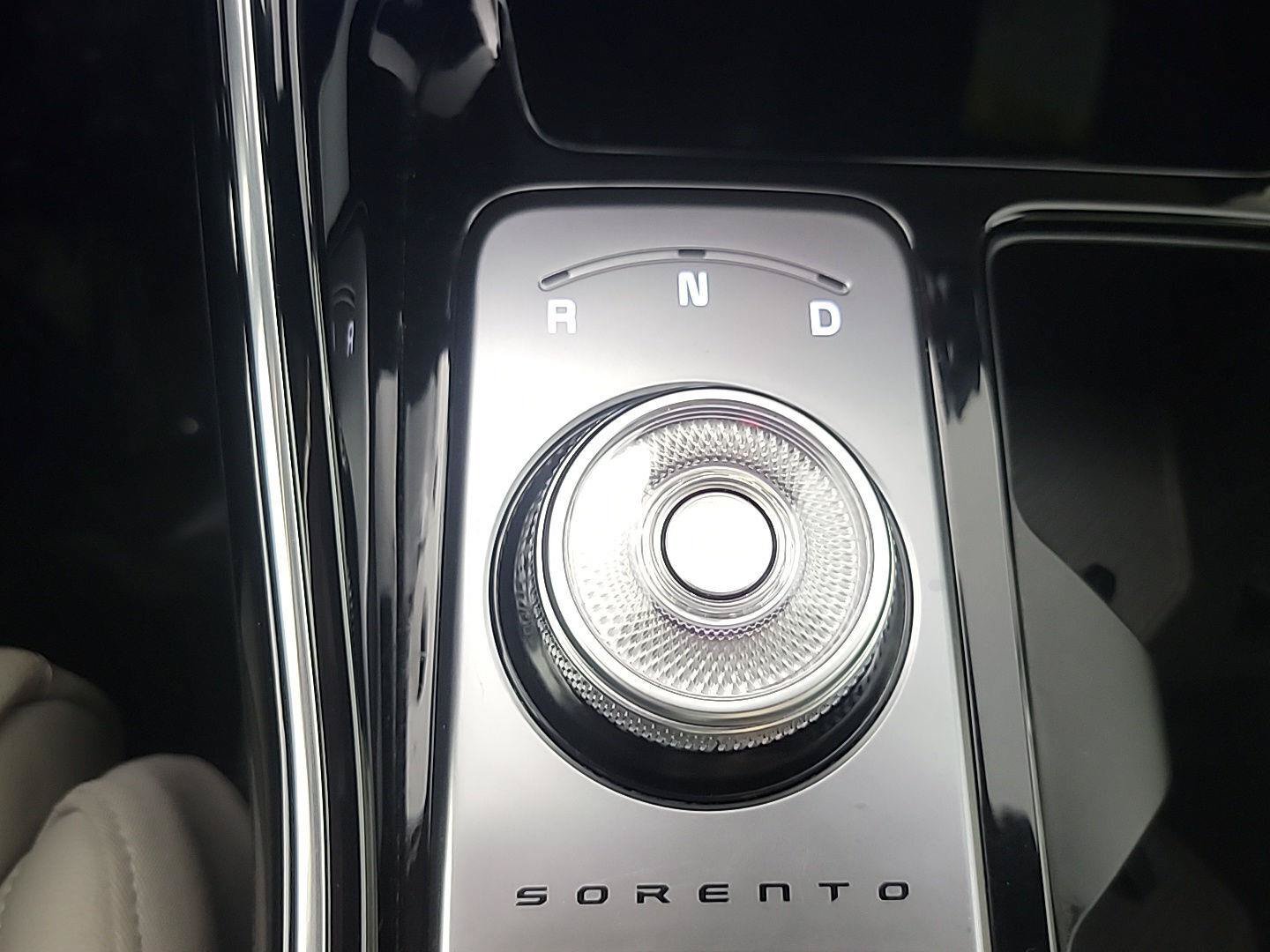 Certified 2025 Kia Sorento SX Prestige AWD/4WD image 37
