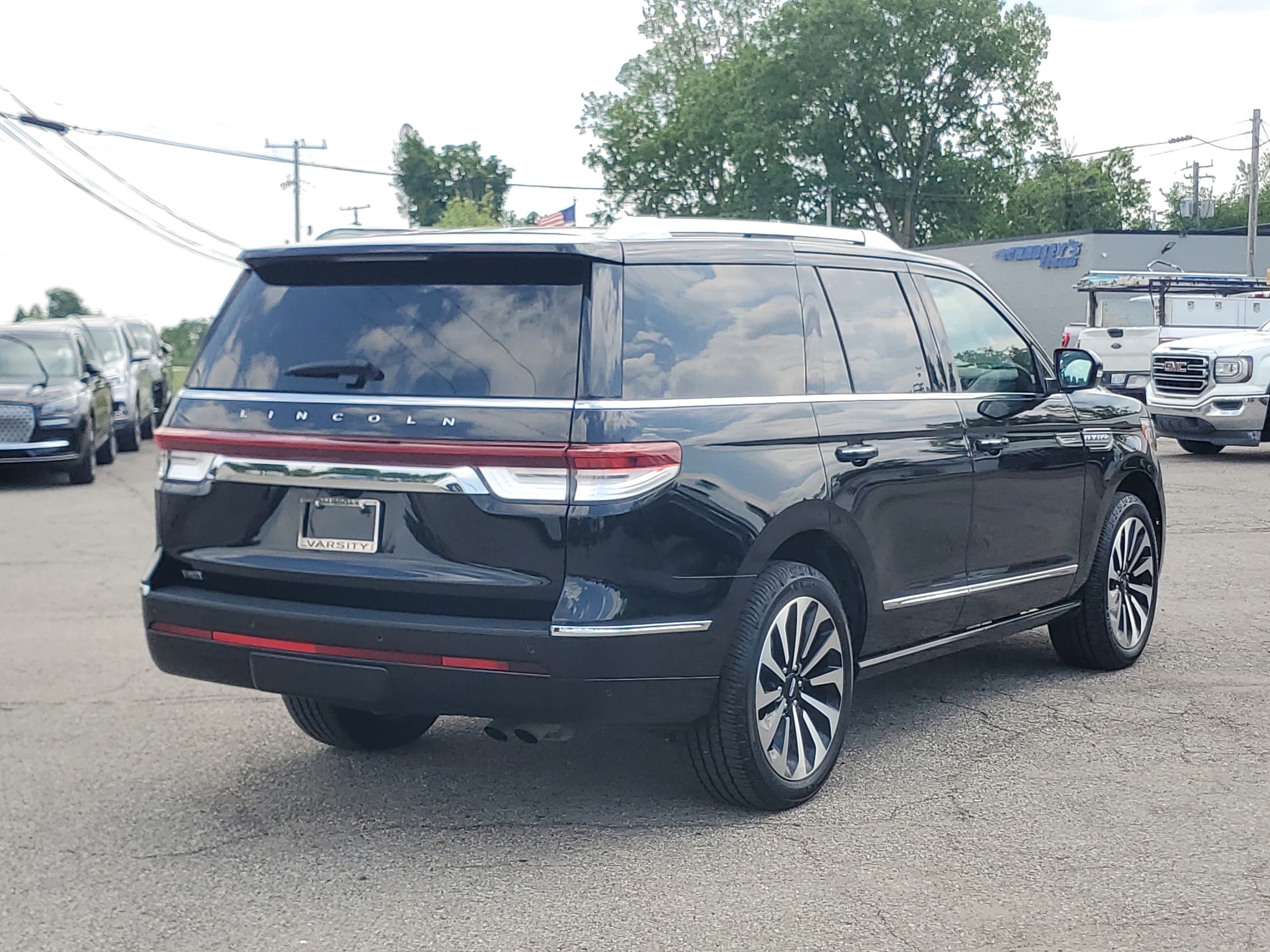 Certified 2023 Lincoln Navigator Reserve AWD/4WD image 6