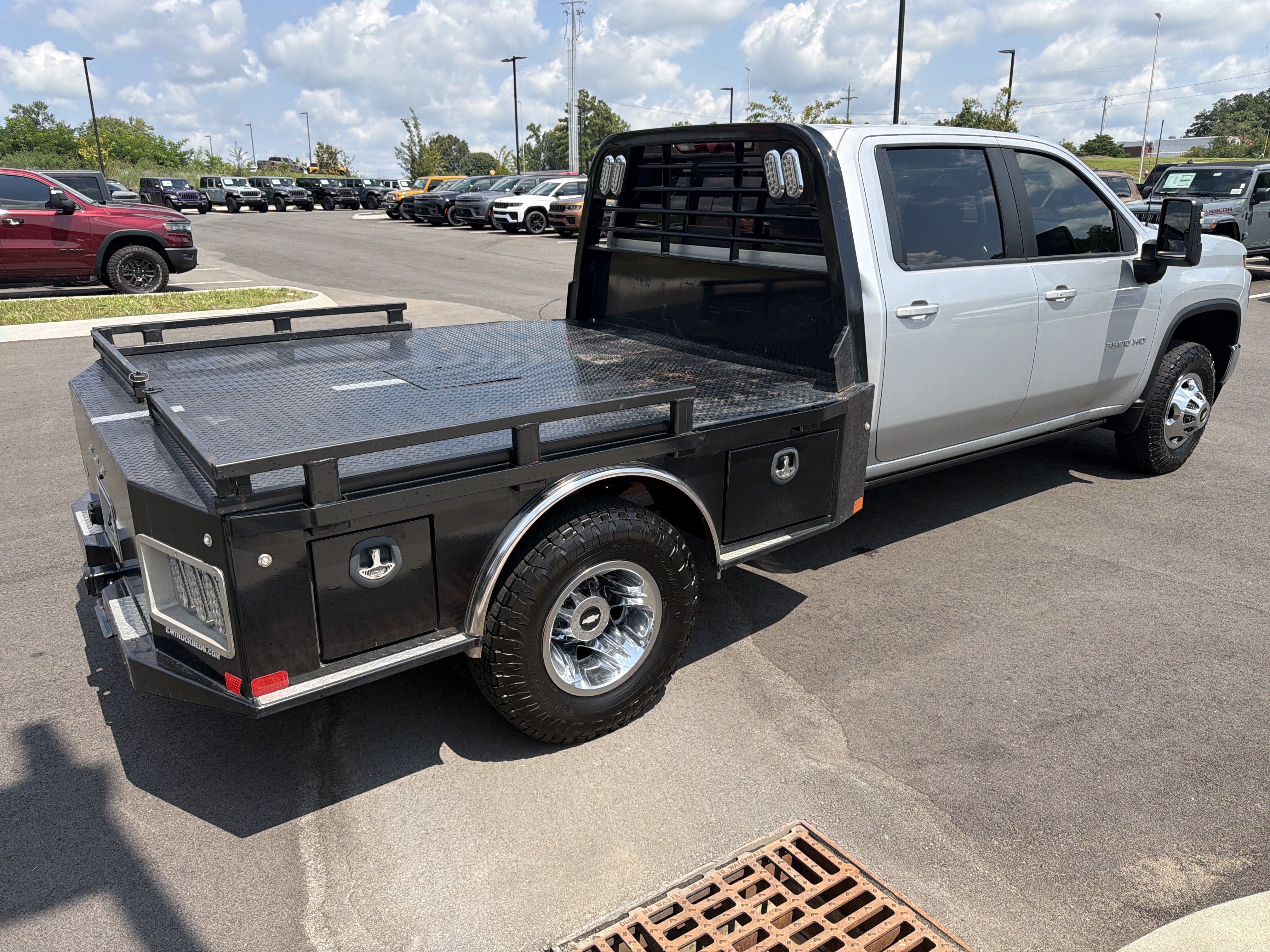 Used 2022 Chevrolet Silverado 3500 LT w/ Convenience Package AWD/4WD image 10