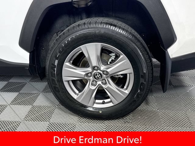 Used 2025 Toyota RAV4 XLE w/ Convenience Package FWD image 4