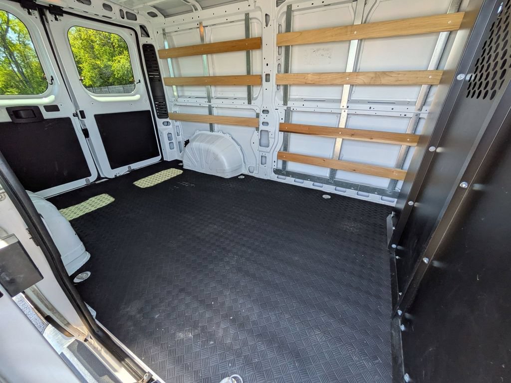 Used 2025 RAM ProMaster 2500 w/ U-Haul Equipment Group FWD image 19