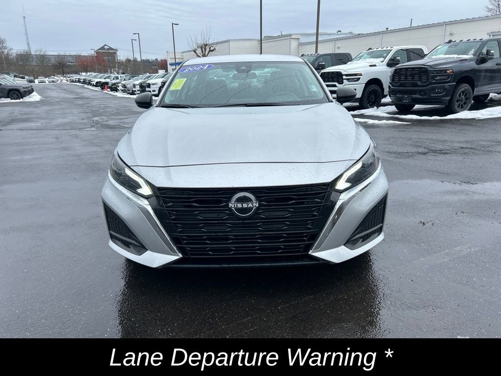 Used 2024 Nissan Altima 2.5 SV image 9