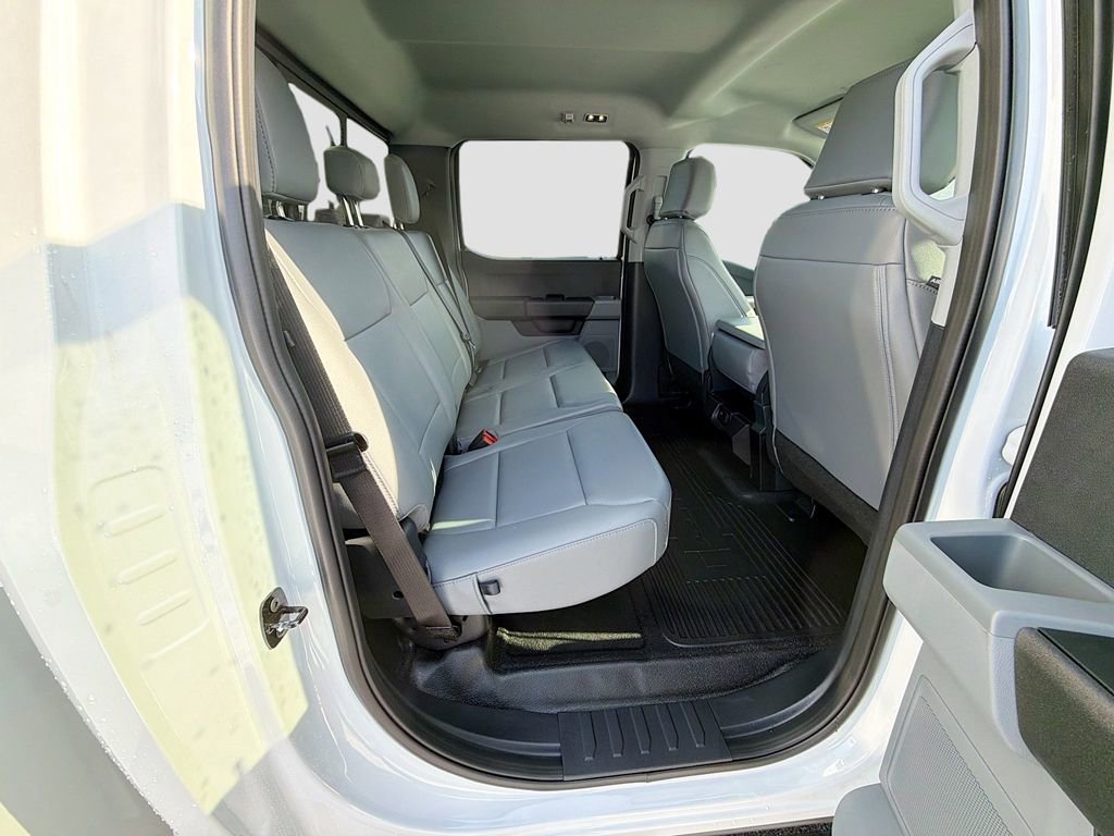 New 2026 Ford F550 4x4 Crew Cab image 19