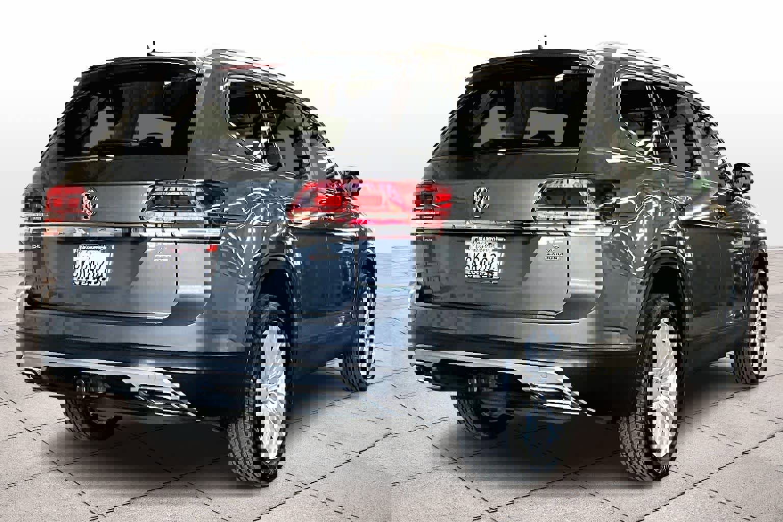 Used 2019 Volkswagen Atlas SE w/ Towing Package image 16