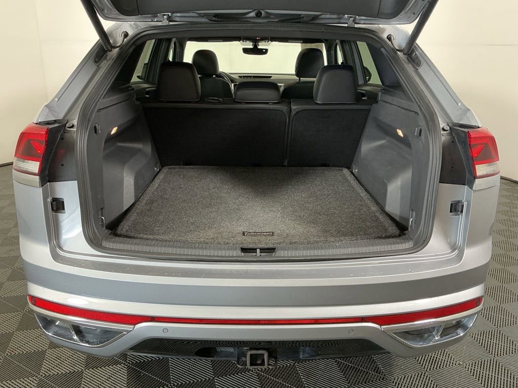 Used 2020 Volkswagen Atlas Cross Sport SE w/ Panoramic Sunroof Package image 31