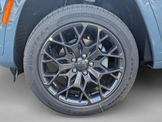 New 2026 Jeep Grand Cherokee Summit w/ Obsidian Package image 10