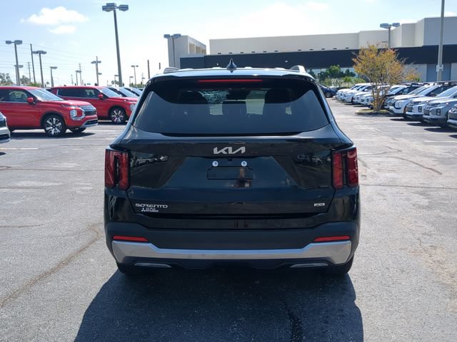 Used 2025 Kia Sorento S AWD/4WD image 7