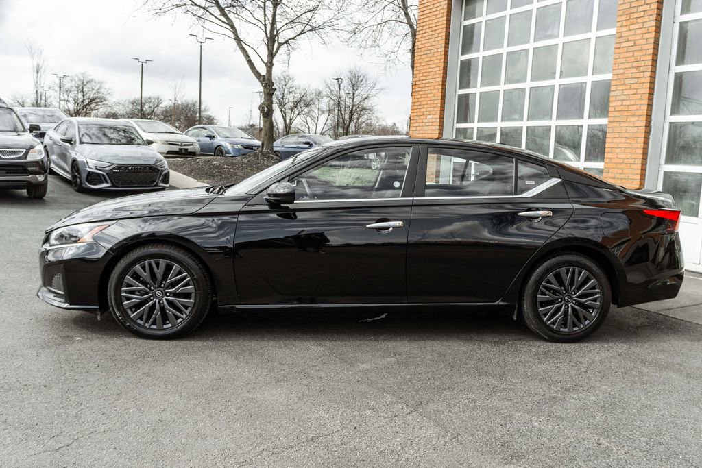 Used 2024 Nissan Altima 2.5 SV image 36