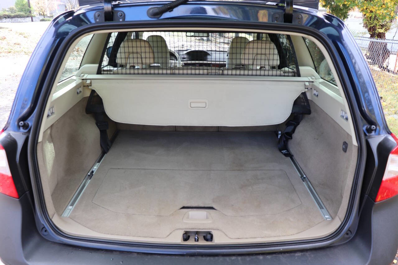 Used 2013 Volvo XC70 T6 image 33