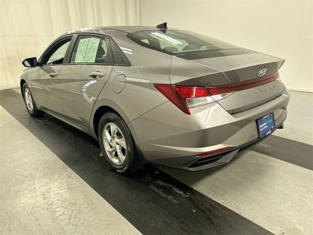 Used 2023 Hyundai Elantra SE image 6