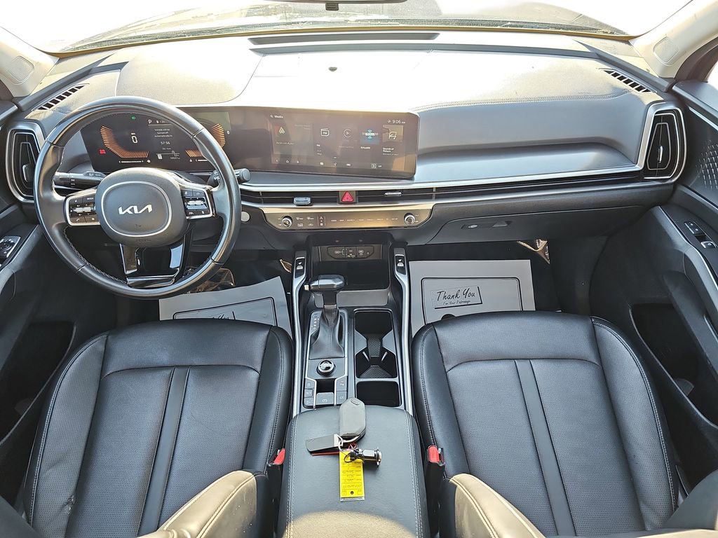 Used 2024 Kia Sorento S image 12
