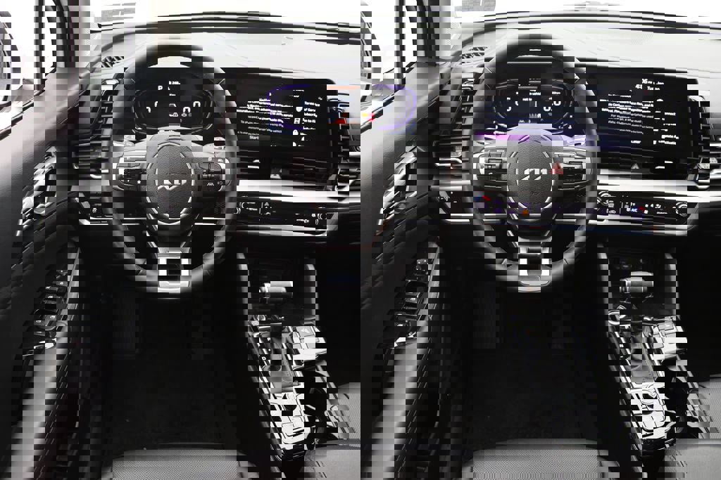 Used 2023 Kia Sportage EX image 13