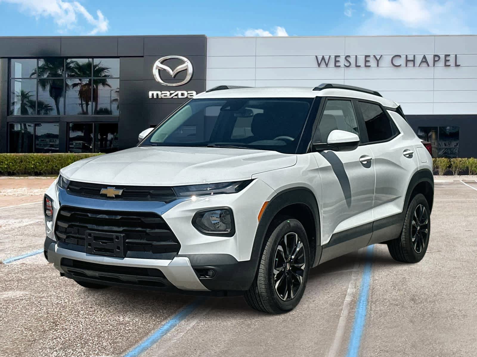 Used 2023 Chevrolet TrailBlazer LT w/ Convenience Package AWD/4WD image 1