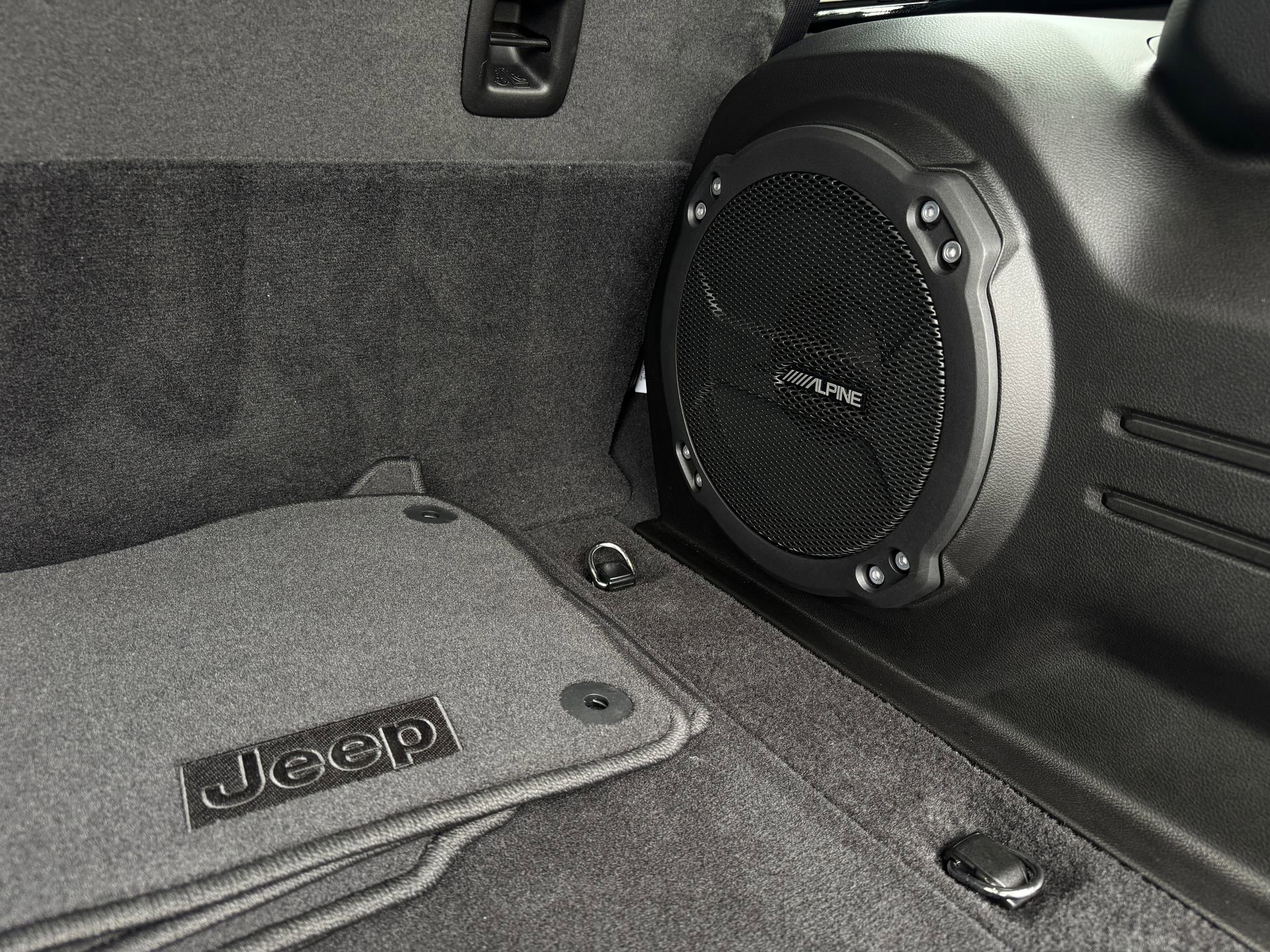 Used 2024 Jeep Wrangler Unlimited Rubicon AWD/4WD image 30