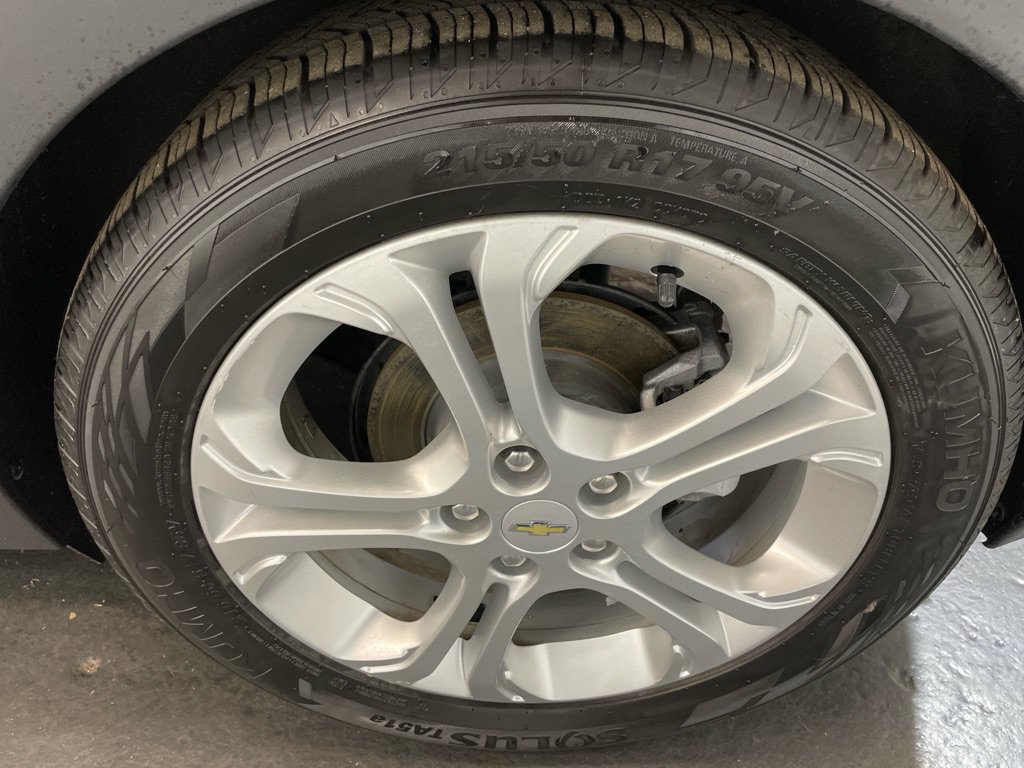 Used 2020 Chevrolet Bolt LT FWD image 16