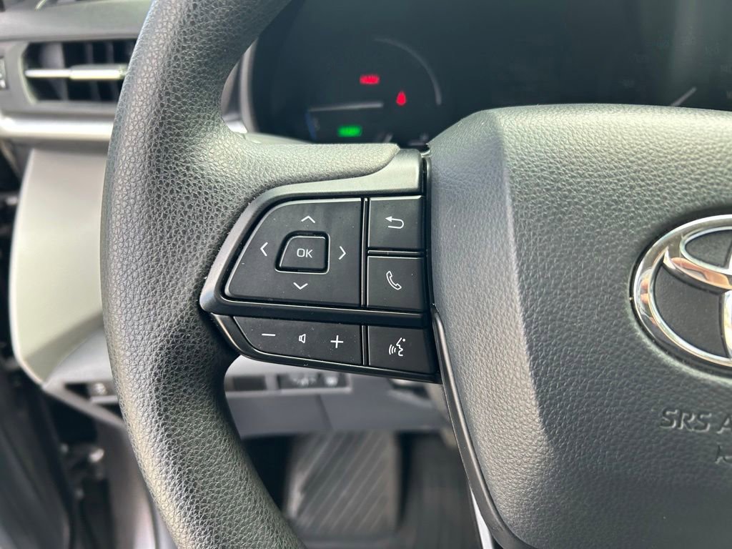 Used 2024 Toyota Sienna LE w/ LE Plus Package AWD/4WD image 20