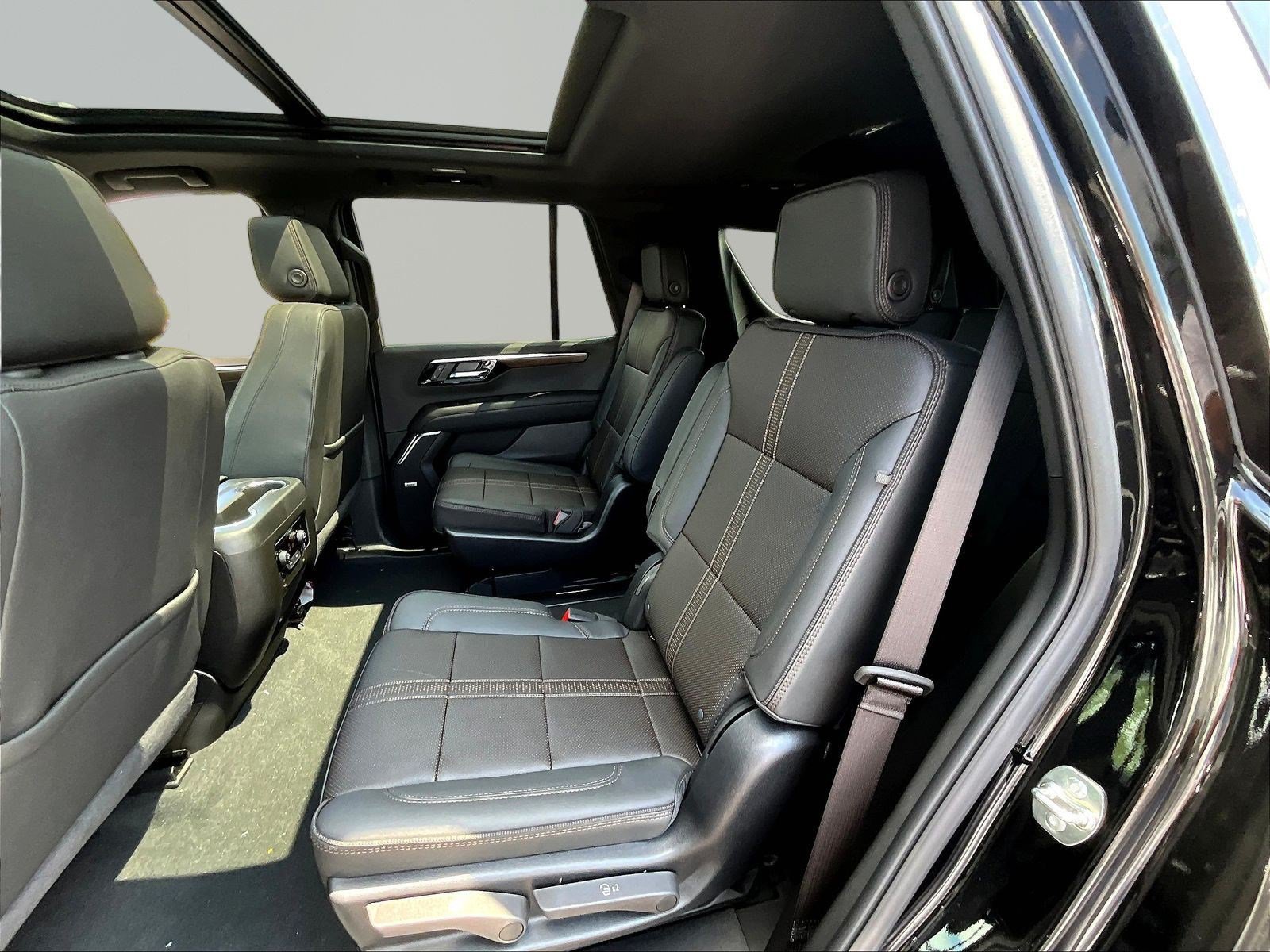 New 2026 Chevrolet Tahoe High Country w/ Sun And Tow Package AWD/4WD image 18