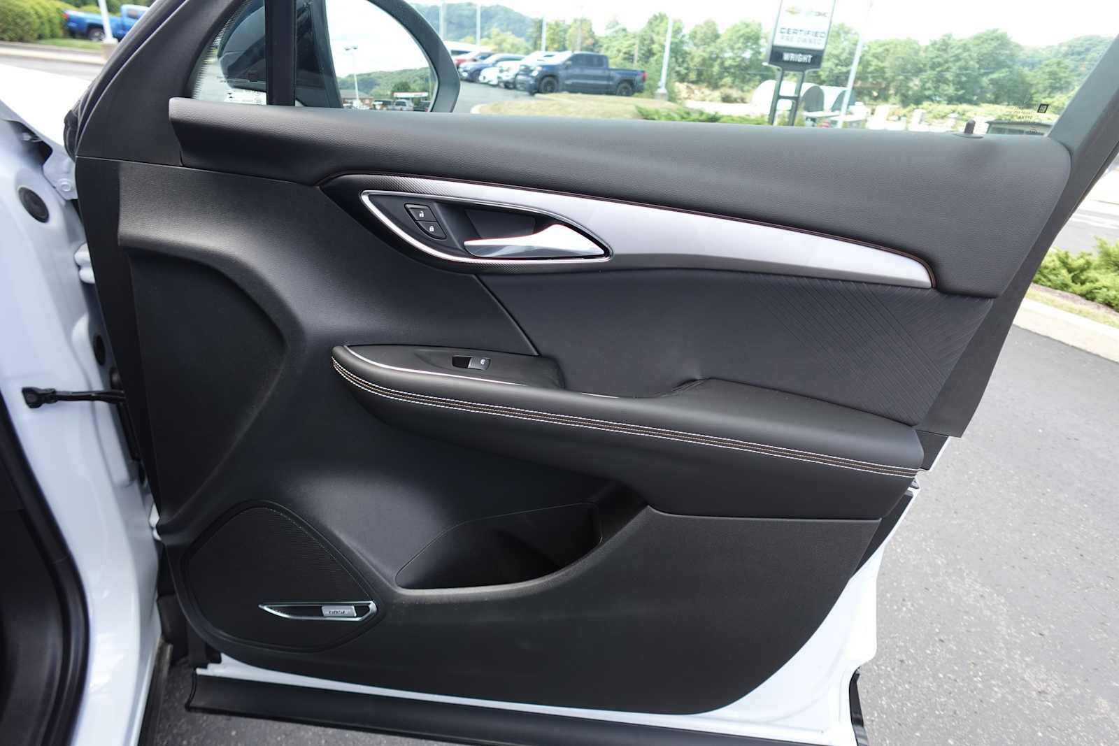 New 2025 Buick Envision Sport Touring image 27