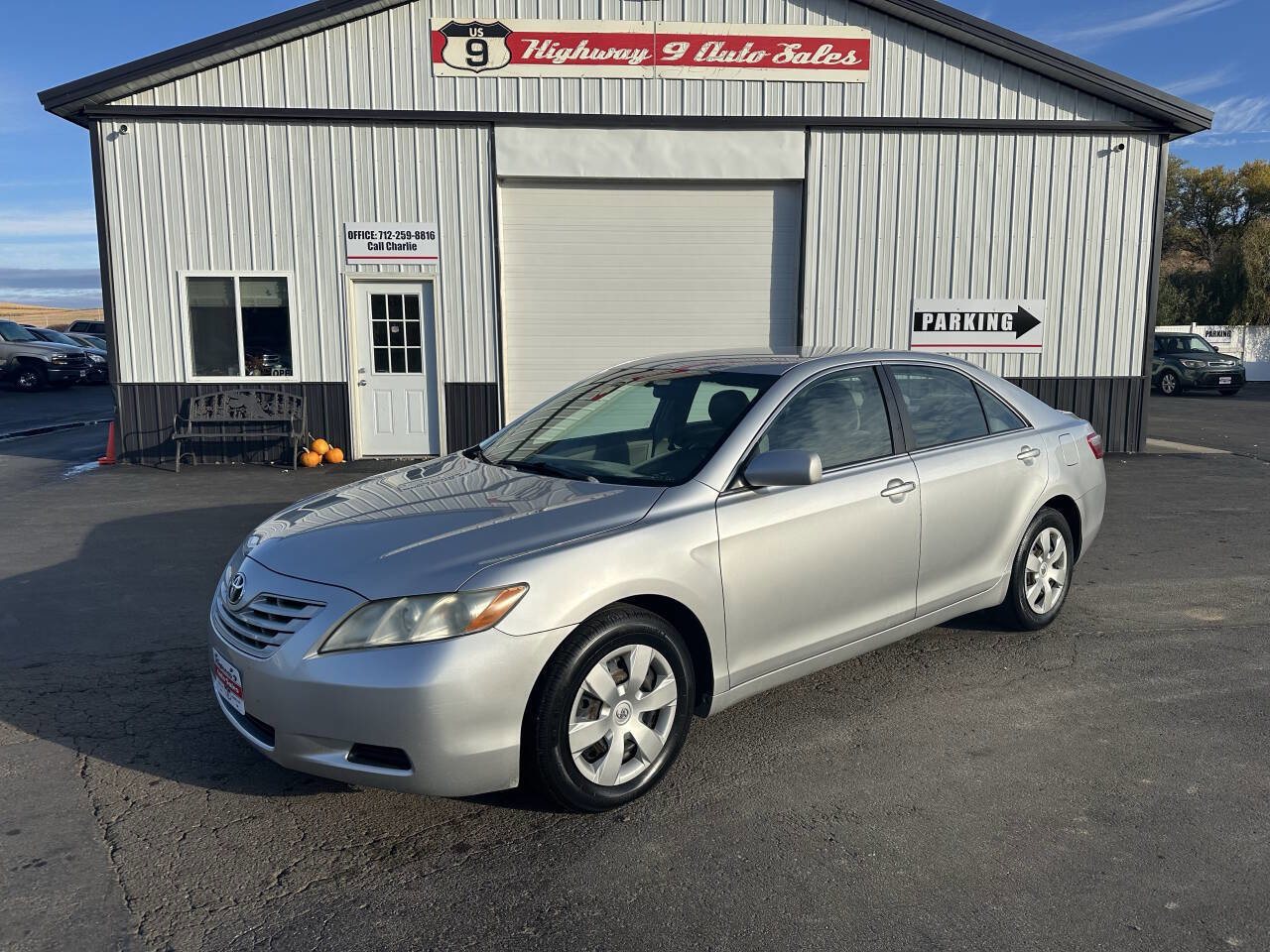 Used 2009 Toyota Camry LE image 1