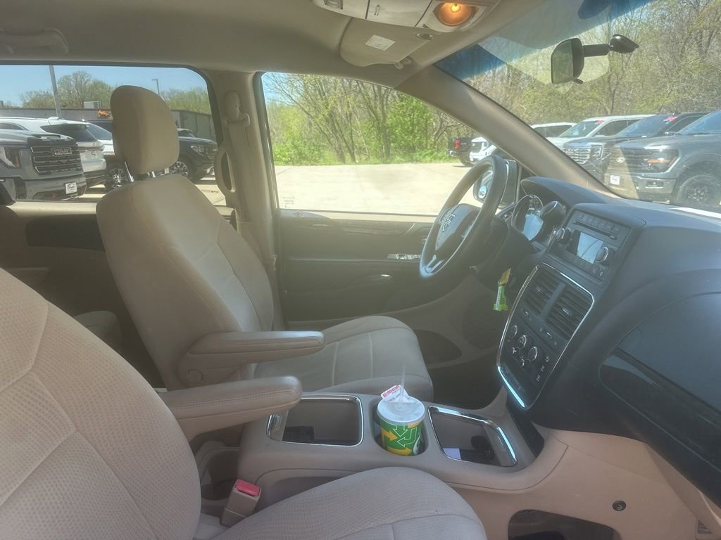 Used 2014 Dodge Grand Caravan SXT image 14