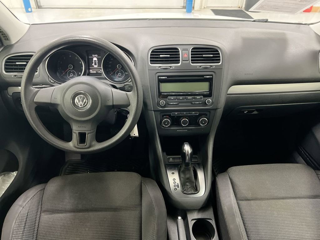 Used 2011 Volkswagen Golf 4-Door FWD image 10