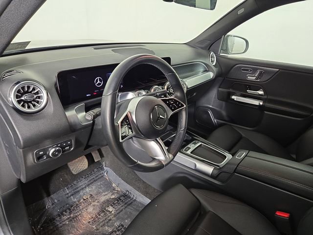 Used 2025 Mercedes-Benz GLB 250 4MATIC image 14