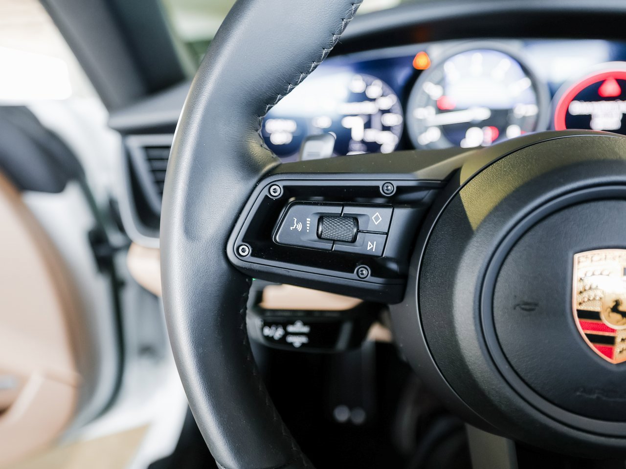 Certified 2022 Porsche 911 Carrera image 17