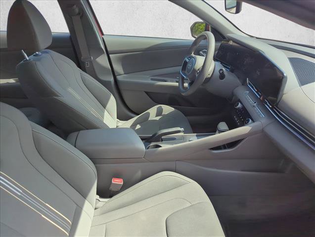 Used 2024 Hyundai Elantra SEL FWD image 25