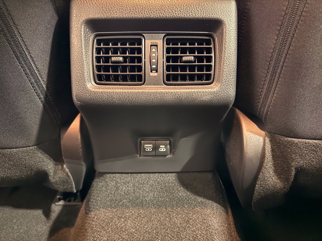 Used 2025 Toyota Camry LE FWD image 30