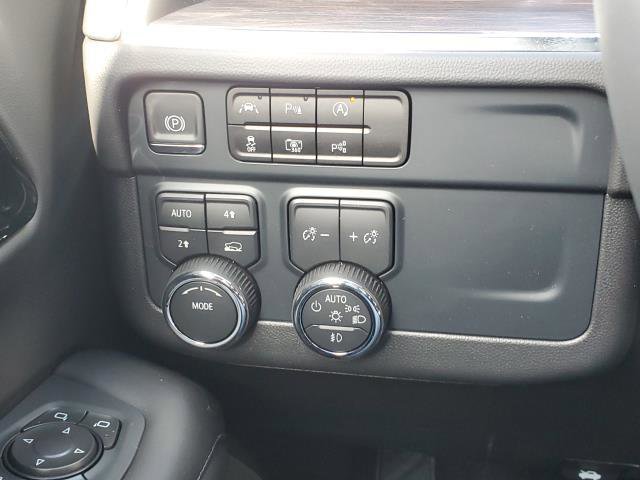 New 2025 Chevrolet Suburban LT w/ Comfort Package image 13