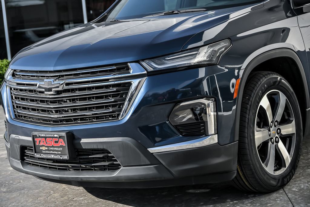 Used 2023 Chevrolet Traverse LT w/ LT Premium Package AWD/4WD image 8