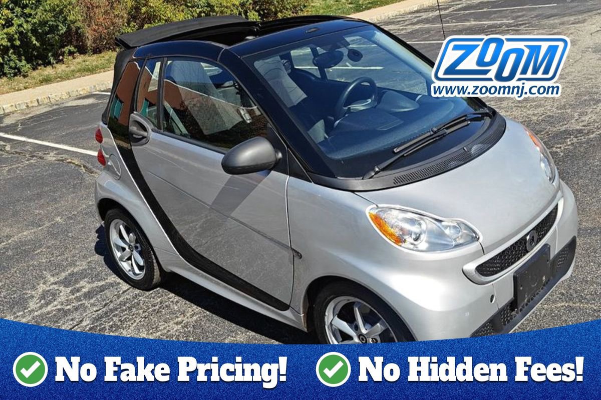 Used 2015 smart fortwo passion RWD image 1