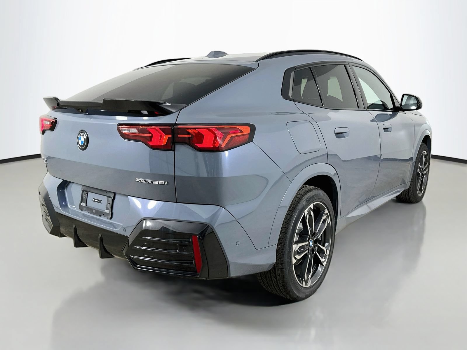 New 2026 BMW X2 xDrive28i w/ Technology Package AWD/4WD image 5