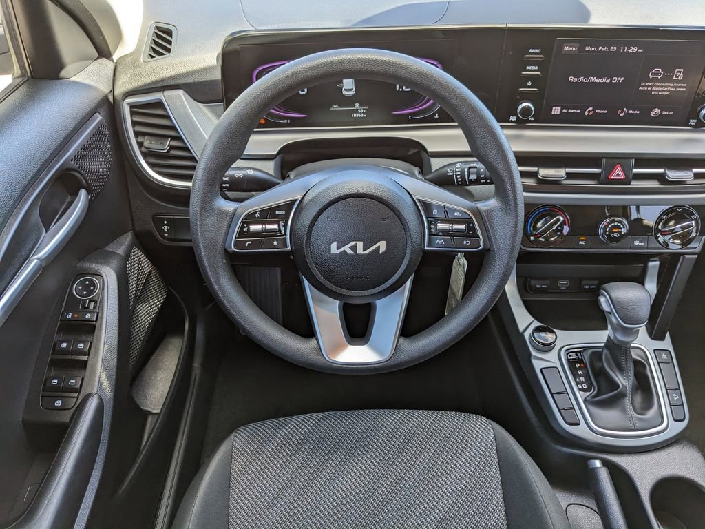 Certified 2025 Kia Seltos LX AWD/4WD image 15