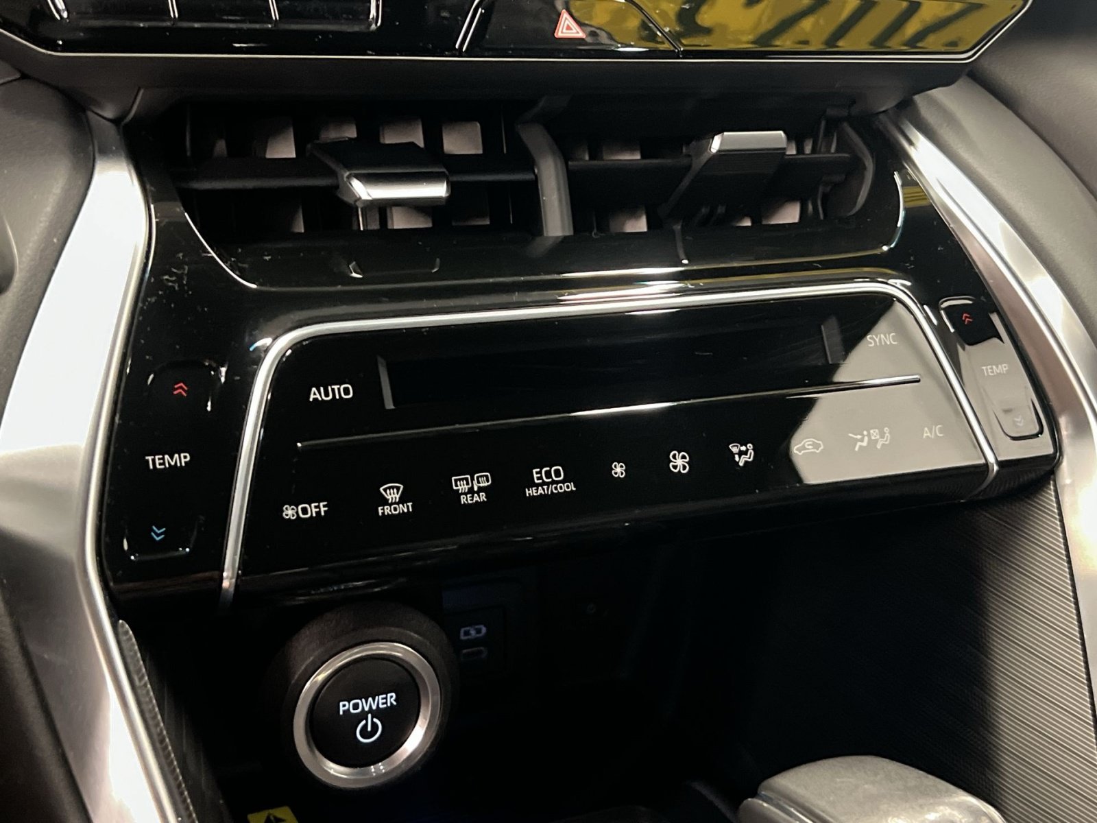 Used 2023 Toyota Venza Limited AWD/4WD image 16