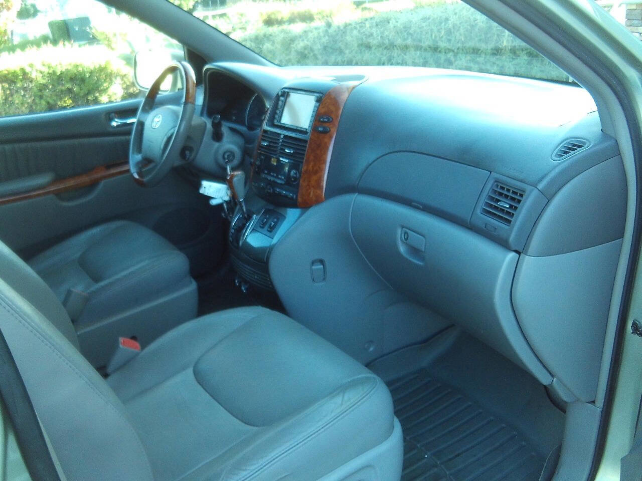 Used 2004 Toyota Sienna XLE FWD image 15