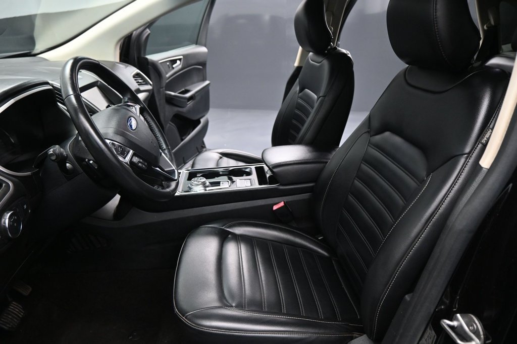 Used 2019 Ford Edge SEL w/ Equipment Group 201A AWD/4WD image 9