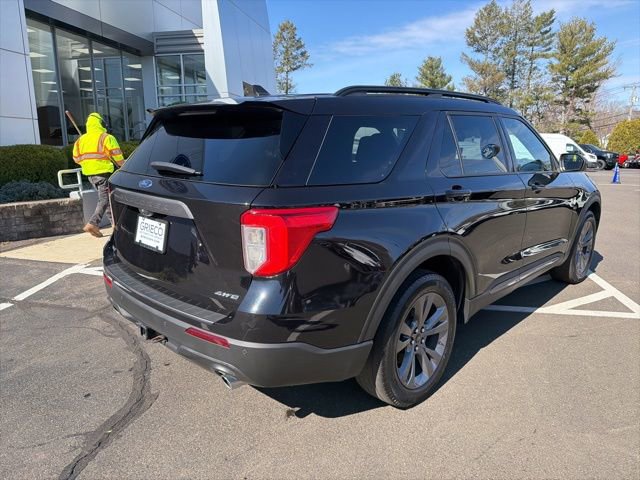 Used 2023 Ford Explorer XLT w/ Equipment Group 202A AWD/4WD image 7