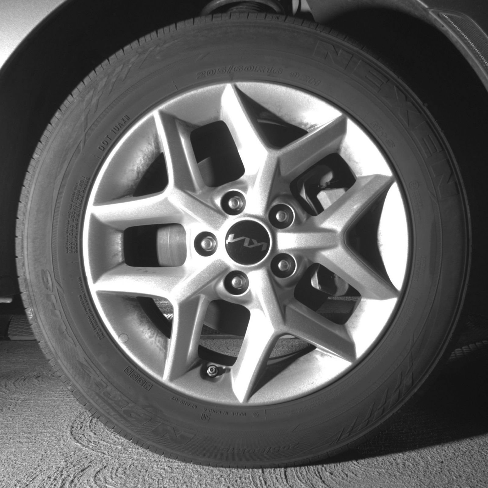 Used 2025 Kia Soul LX w/ LX Technology Package FWD image 16