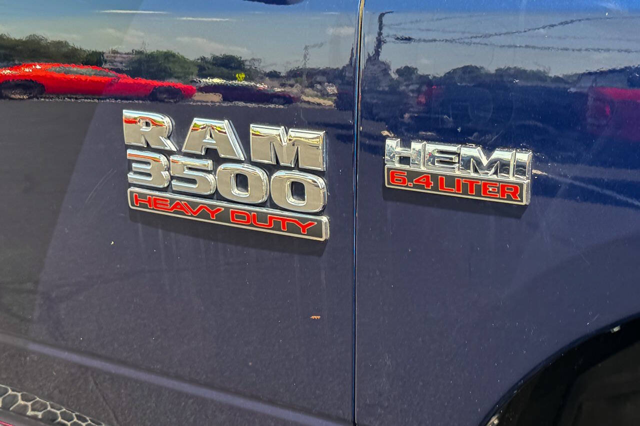 Used 2017 RAM 3500 Tradesman w/ Chrome Appearance Group AWD/4WD image 14