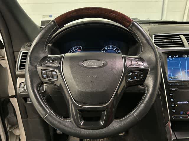 Used 2019 Ford Explorer Platinum AWD/4WD image 8